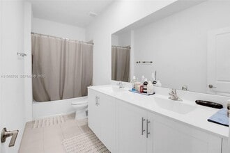 1382 SE 26th Rd in Homestead, FL - Building Photo - Building Photo