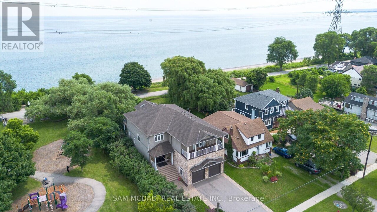 187 Beach Blvd in Hamilton, ON - Building Photo