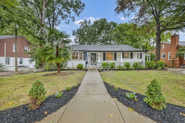 property at 3116 Lakewood Ave