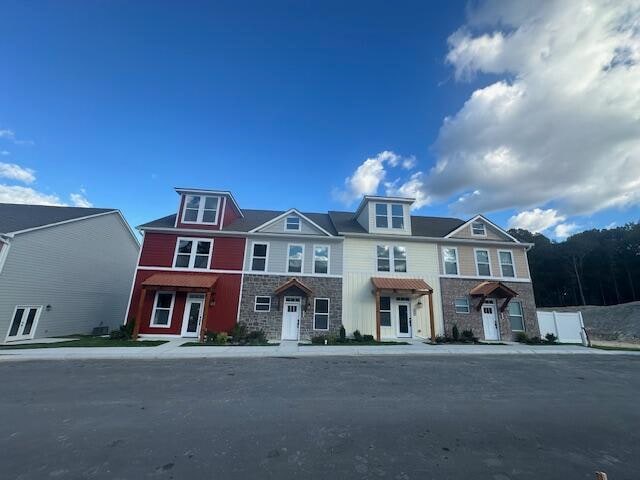 property at 1925 Cypress Ln