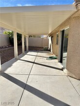 8909 Chenin Ave in Las Vegas, NV - Foto de edificio - Building Photo