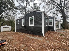 1860 Broadwell St SW in Atlanta, GA - Building Photo - Building Photo