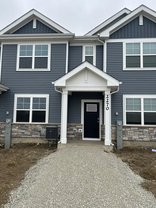 2270 Barbera Dr in Oswego, IL - Building Photo