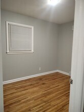 7229 E Castle Dr in Wichita, KS - Building Photo - Building Photo