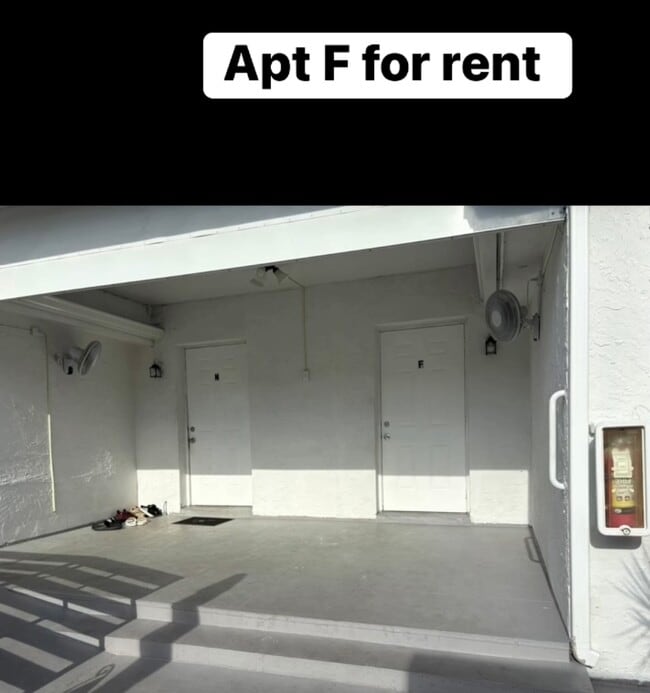 209 NW 28th Ave, Unit F in Fort Lauderdale, FL - Foto de edificio - Building Photo