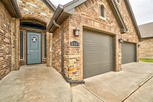 6100 NW 154th St in Edmond, OK - Building Photo