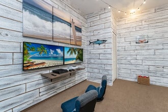 910 Oxford Dr in Davenport, FL - Foto de edificio - Building Photo