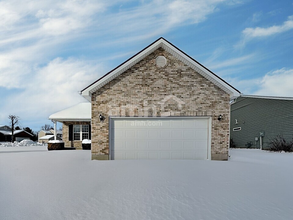 4 Berry Ct in Germantown, OH - Building Photo