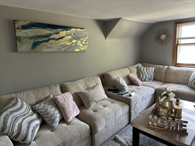 3827 E Edgerton Ave in Cudahy, WI - Building Photo - Building Photo