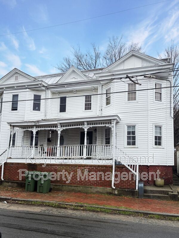 property at 2003 Cedar St