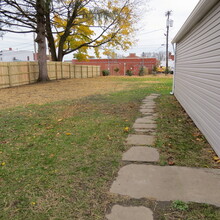 293 Tenney Ave in Amherst, OH - Foto de edificio - Building Photo