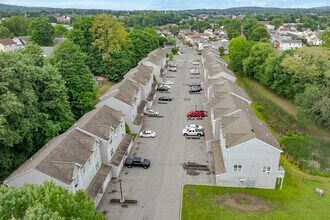Chestnut Street Townhomes in Danbury, CT - Building Photo - Building Photo