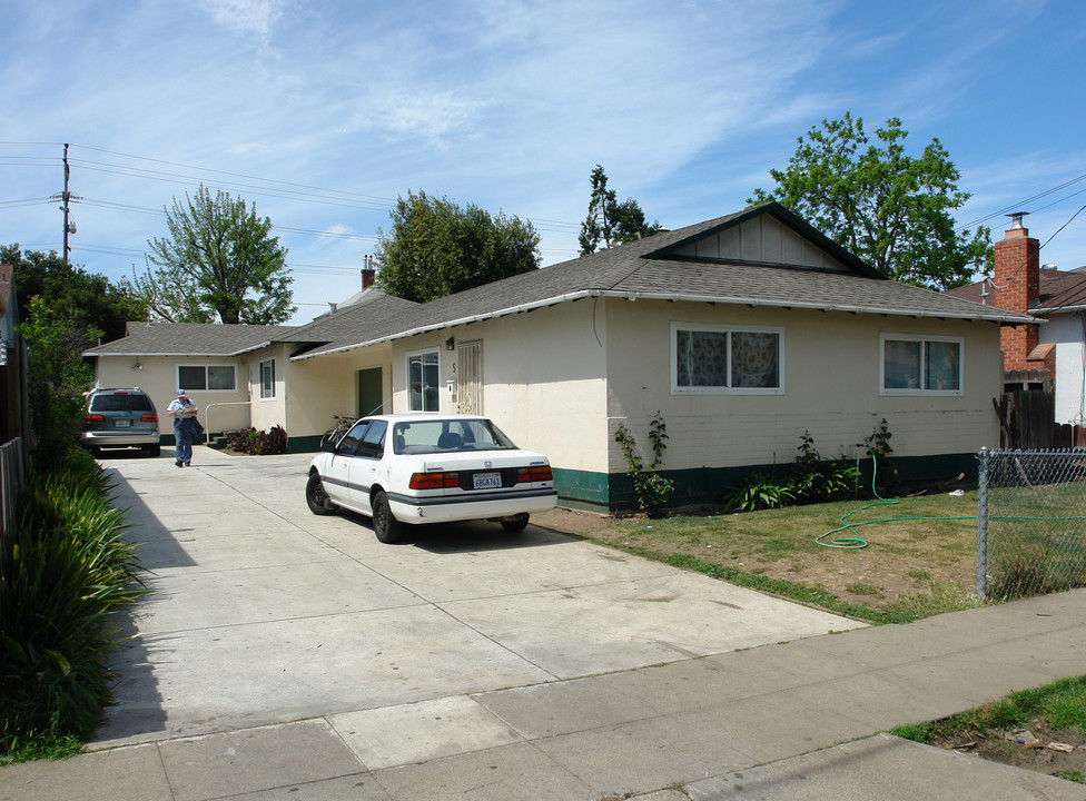 7 N Eldorado St in San Mateo, CA - Building Photo