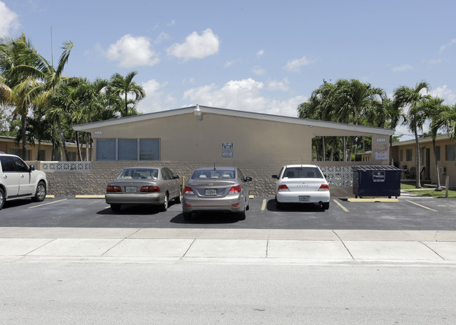 3181-3183 SW 14th St in Miami, FL - Building Photo - Building Photo