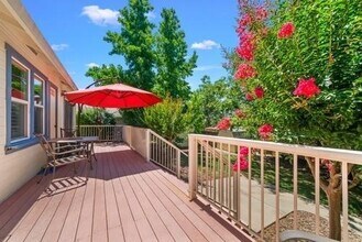 612 Orange Grove Way in Folsom, CA - Foto de edificio - Building Photo