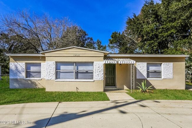 property at 1411 Palmdale St