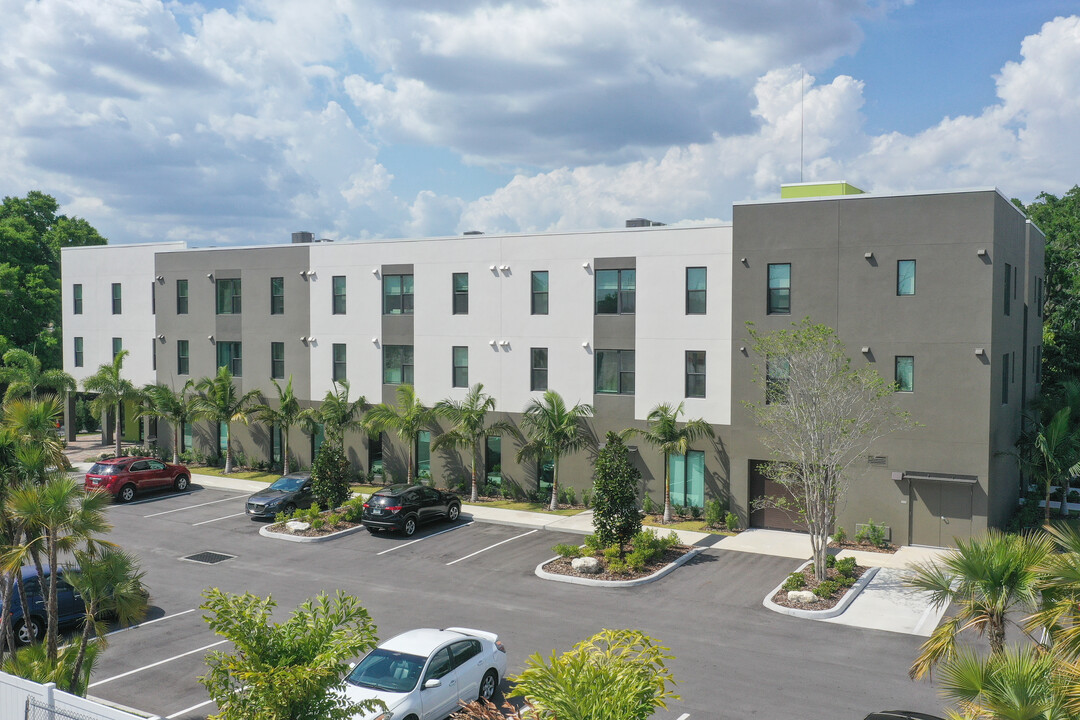 The Heights at Gracepoint in Tampa, FL - Building Photo