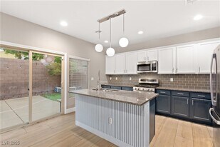 10589 Cliff Lake St in Las Vegas, NV - Building Photo