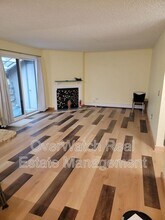 3031 Lois Dr in Anchorage, AK - Building Photo - Building Photo