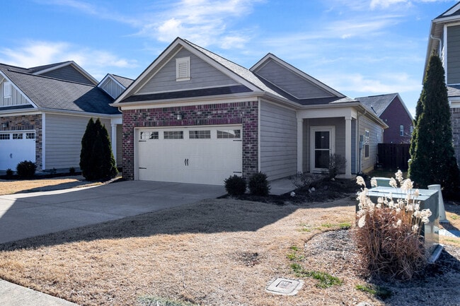1018 Hemlock Dr in Spring Hill, TN - Building Photo - Building Photo