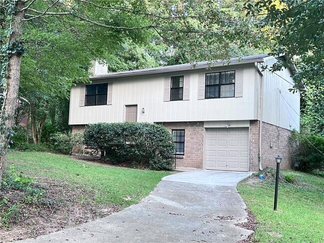 2936 Spanish Oak Dr SW in Lilburn, GA - Building Photo - Building Photo