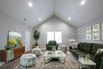 1841 Montcalm St in Indianapolis, IN - Building Photo - Building Photo