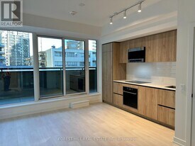 117 Broadway Ave in Toronto, ON - Building Photo