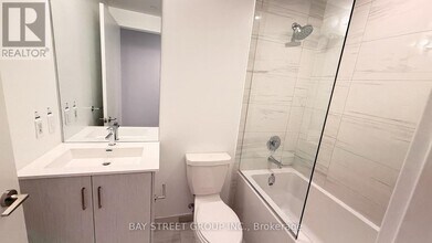 180 Front St E in Toronto, ON - Building Photo - Building Photo