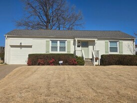 2371 S Delaware Ct in Tulsa, OK - Building Photo