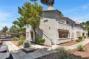 5196 Mandalay Springs Dr in Las Vegas, NV - Building Photo