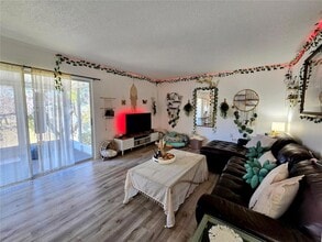 633 Silver Pass, Unit B in Ocala, FL - Building Photo - Building Photo