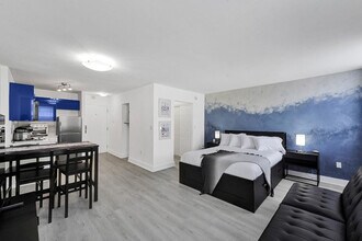 710 Washington Ave in Miami Beach, FL - Building Photo - Building Photo