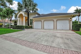 2922 Medinah in Weston, FL - Building Photo - Building Photo