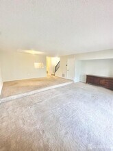 176 Chippenham Ct in Piscataway, NJ - Building Photo - Building Photo