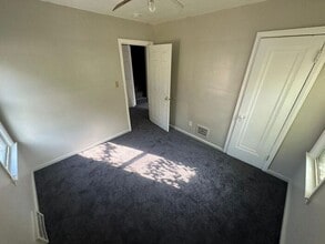 19131 Kenosha St in Harper Woods, MI - Building Photo - Building Photo