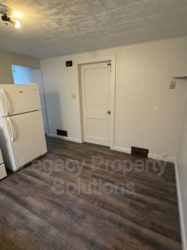 408 2nd Ave NE in Mandan, ND - Building Photo - Building Photo