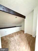 4 Hazelhurst Dr in Voorhees Township, NJ - Building Photo