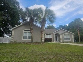 4695 Lovegrass Ln in Crestview, FL - Building Photo
