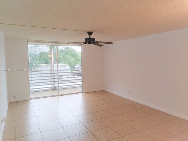 410 NW 68th Ave in Plantation, FL - Building Photo - Building Photo