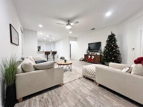 2307 Langdale Ln in Austin, TX - Building Photo - Building Photo