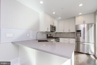 720-22 S Sartain St in Philadelphia, PA - Building Photo - Building Photo