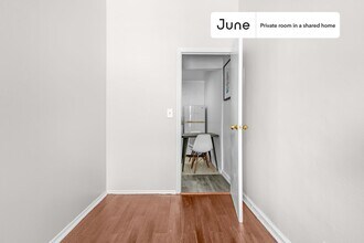 243 E Broadway in New York, NY - Building Photo - Building Photo