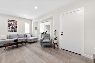 2547 Piedmont Ave in Montrose, CA - Building Photo - Building Photo