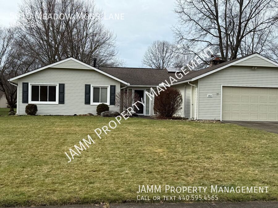 5010 Meadow Moss Ln in North Ridgeville, OH - Building Photo