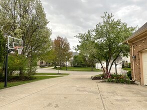 1438 Butler Ct in Vernon Hills, IL - Building Photo - Building Photo