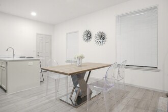 1002 N Tower Rd, Unit 1 in Alamo, TX - Building Photo - Building Photo