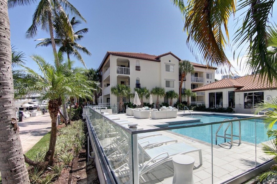 3605 NE 207th St, Unit 3207 in Miami, FL - Foto de edificio