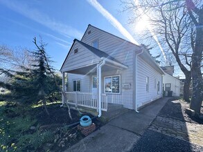 950 Clark St in Eugene, OR - Building Photo - Building Photo