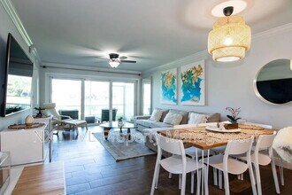 250 Timber Lake Cir in Naples, FL - Building Photo - Building Photo