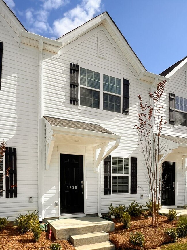 1836 Autumn Mist Dr in Winston-Salem, NC - Building Photo - Building Photo
